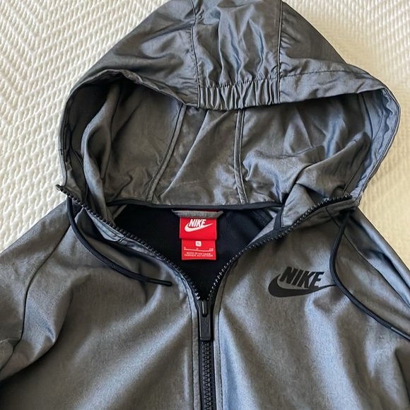 Nike running jacket, size US S - Picture 3 of 4
